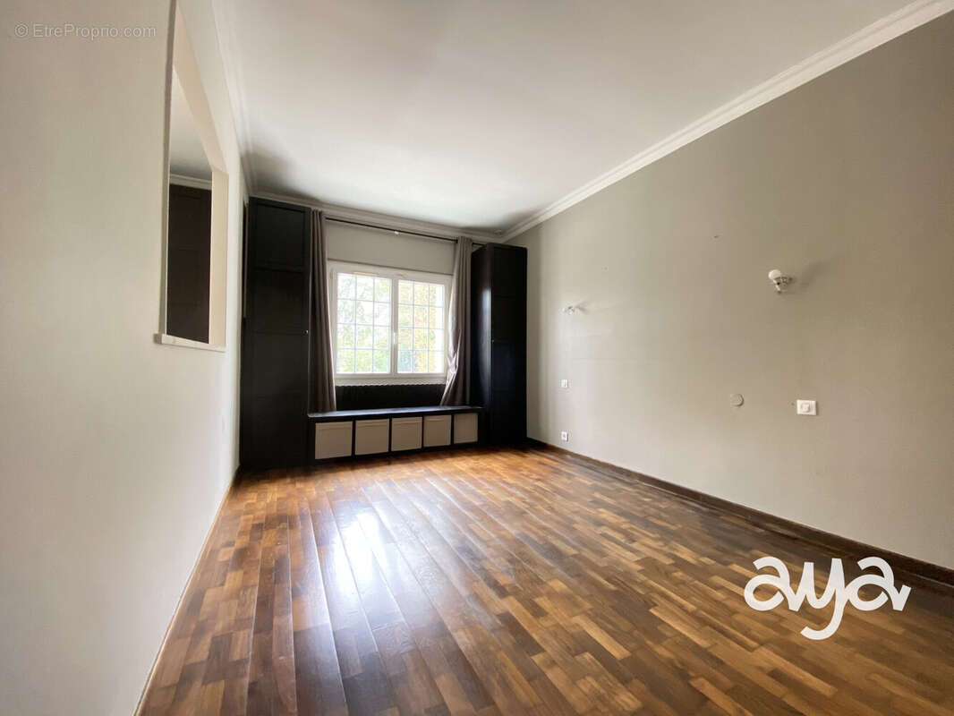 Maison à SAINT-ETIENNE-DE-MONTLUC