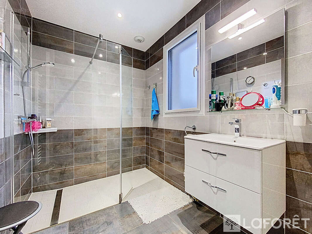 Maison à SAINT-LAURENT-SUR-SEVRE