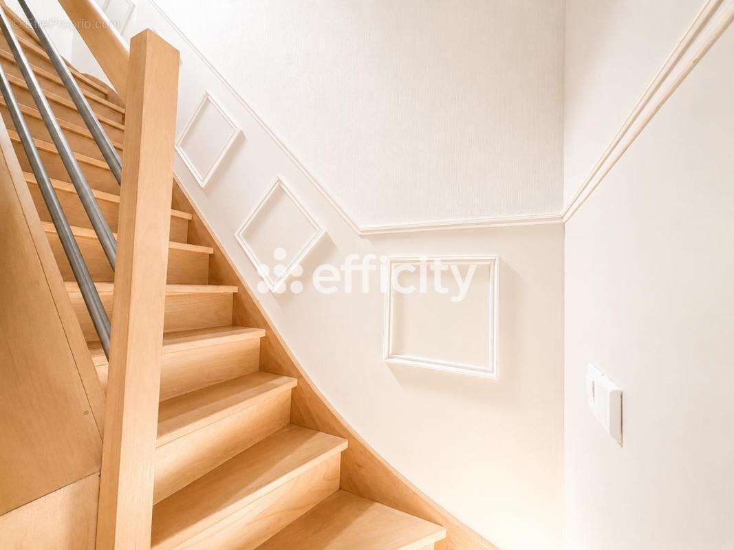 Maison 120 m² à Roubaix  - photo 6