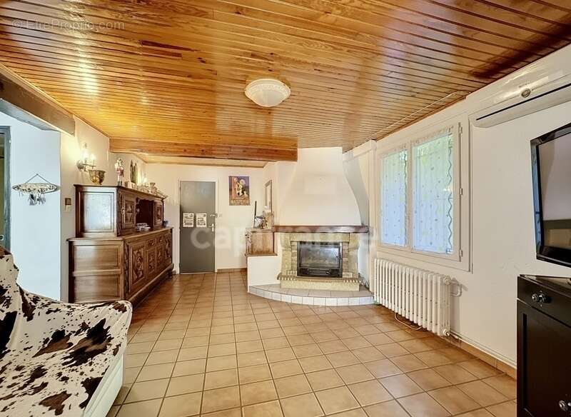 Maison à RODILHAN