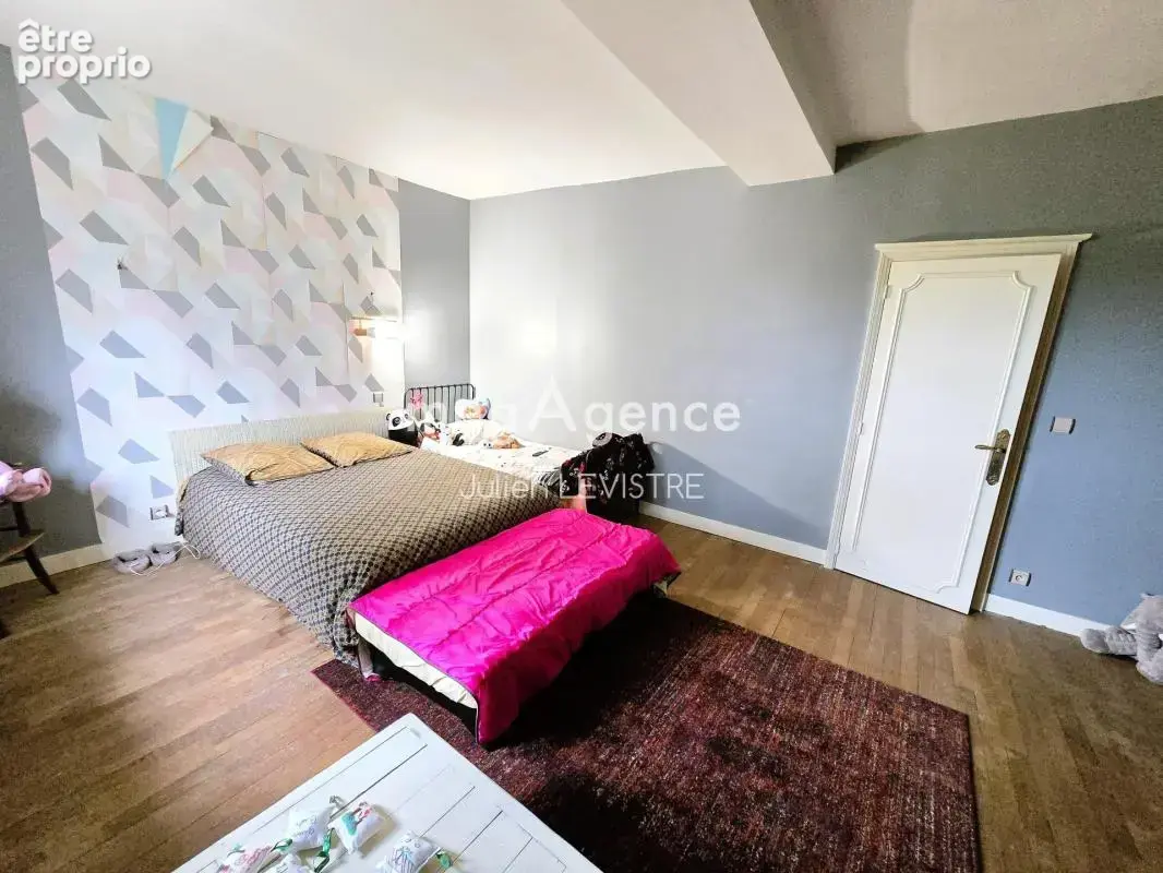 Maison de 7 pièces de 200m² - photo 6