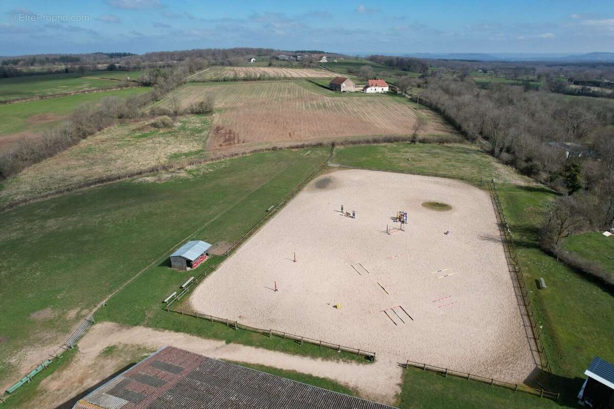 Maison à SAINT-BRISSON