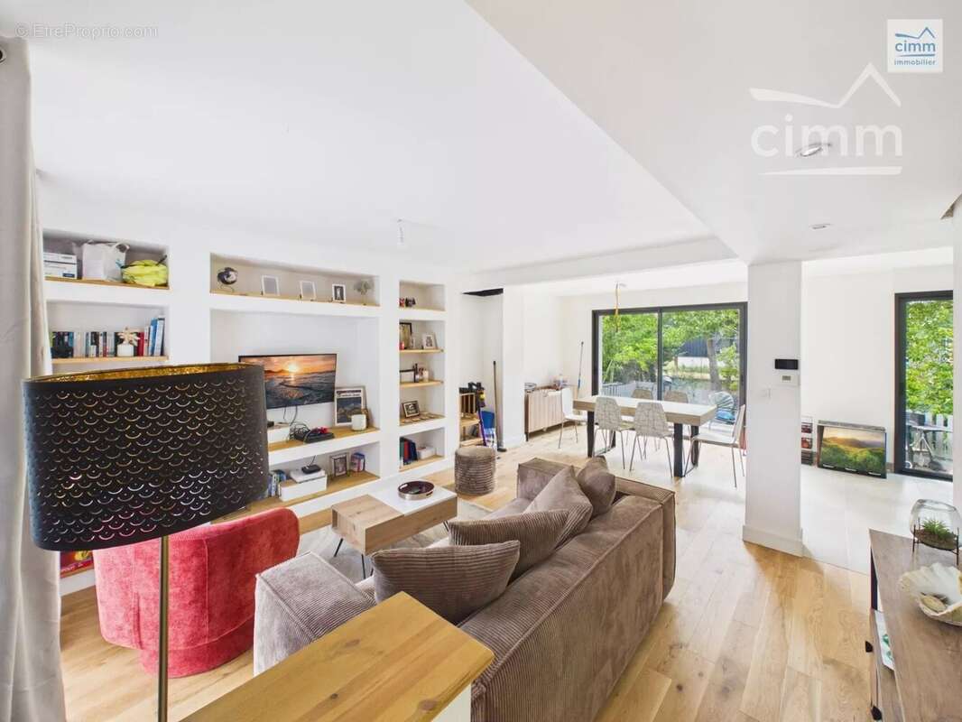 maison de 112 m2 plein centre de Pont Péan - photo 5