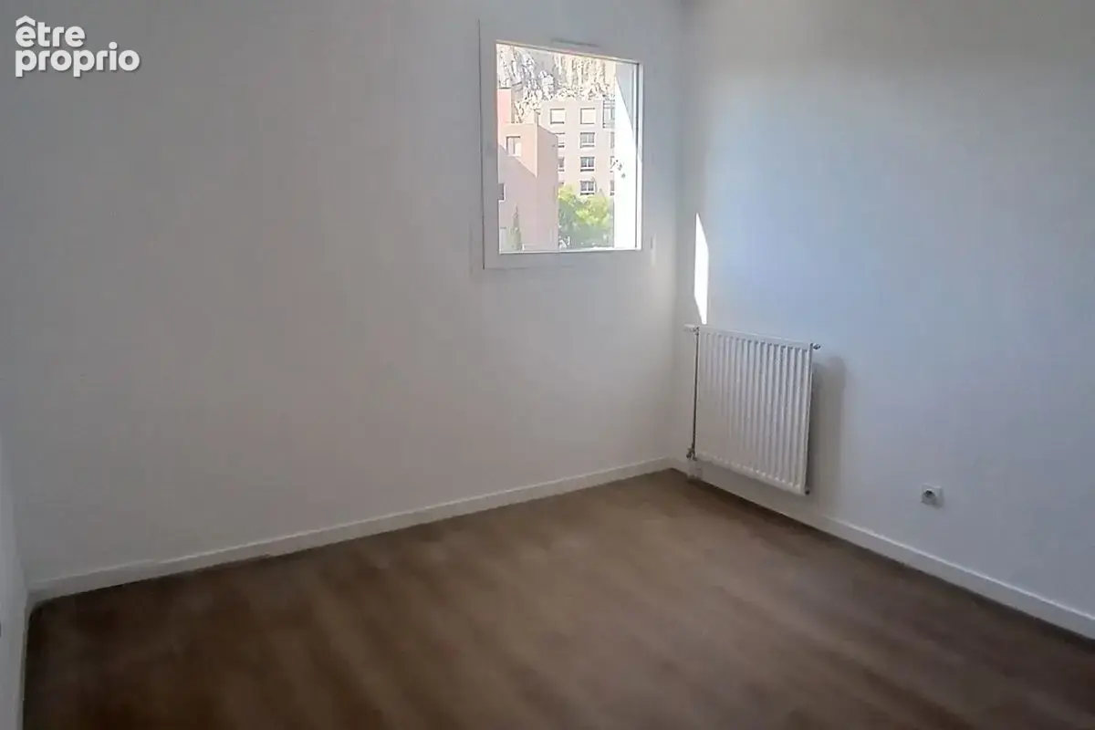 LE RENOIR E02520046L T4-250 000 € - photo 19