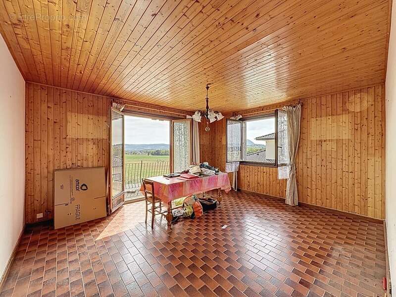 Maison à CRANVES-SALES