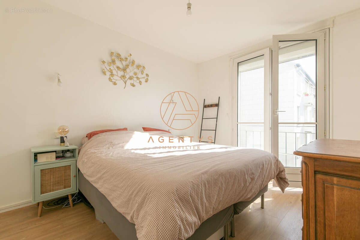 Appartement à SAINT-MAUR-DES-FOSSES