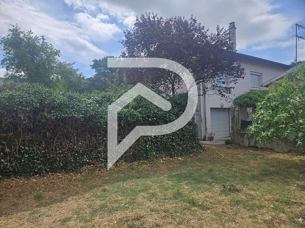 Maison à SATHONAY-CAMP