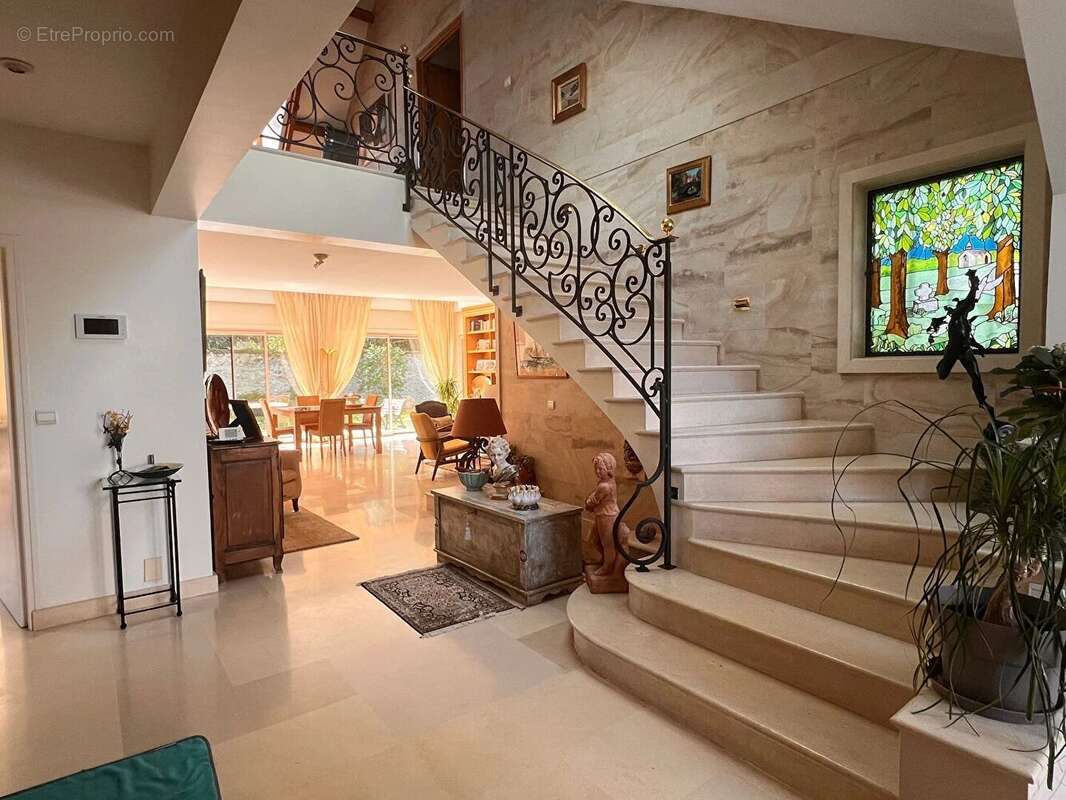 Maison à SAINT-NOM-LA-BRETECHE