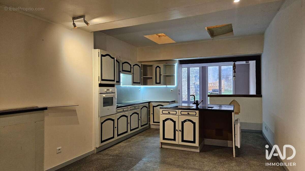 Photo 3 - Commerce à SAUZE-VAUSSAIS