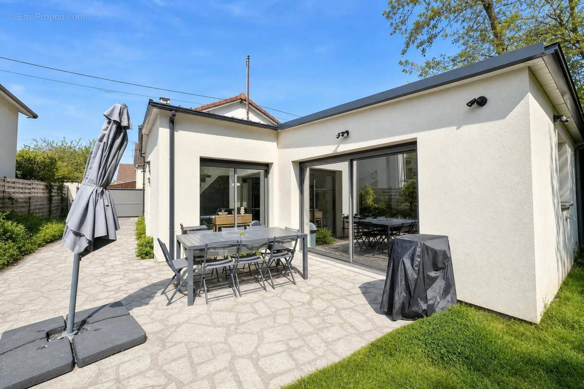 Maison à LE PLESSIS-BOUCHARD