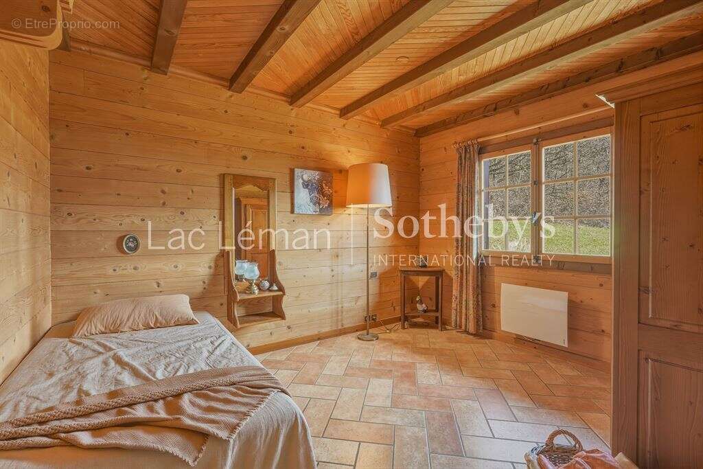 Chalet authentique avec vue panoramique – Propriété de 1,2 hectare - photo 13
