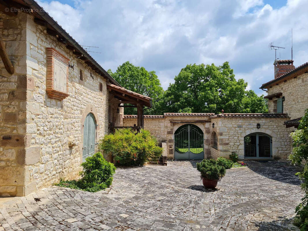 Maison à CORDES-SUR-CIEL