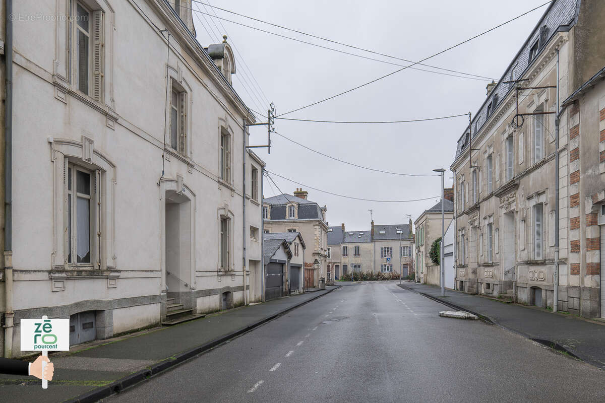 Maison de maître du XIX? siècle : un joyau rare en plein cœur de La Roche-sur-Yon - photo 26