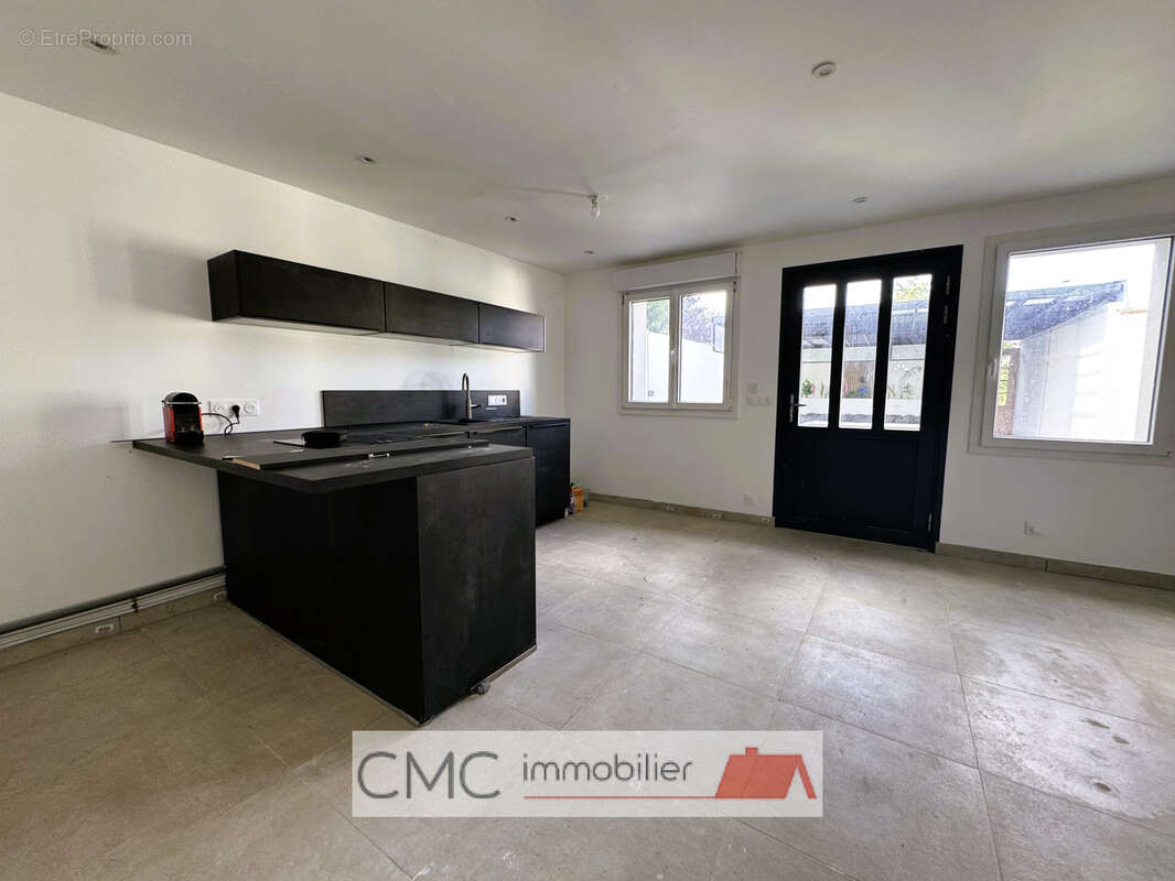 Maison 130 m² à Luisant  - photo 4