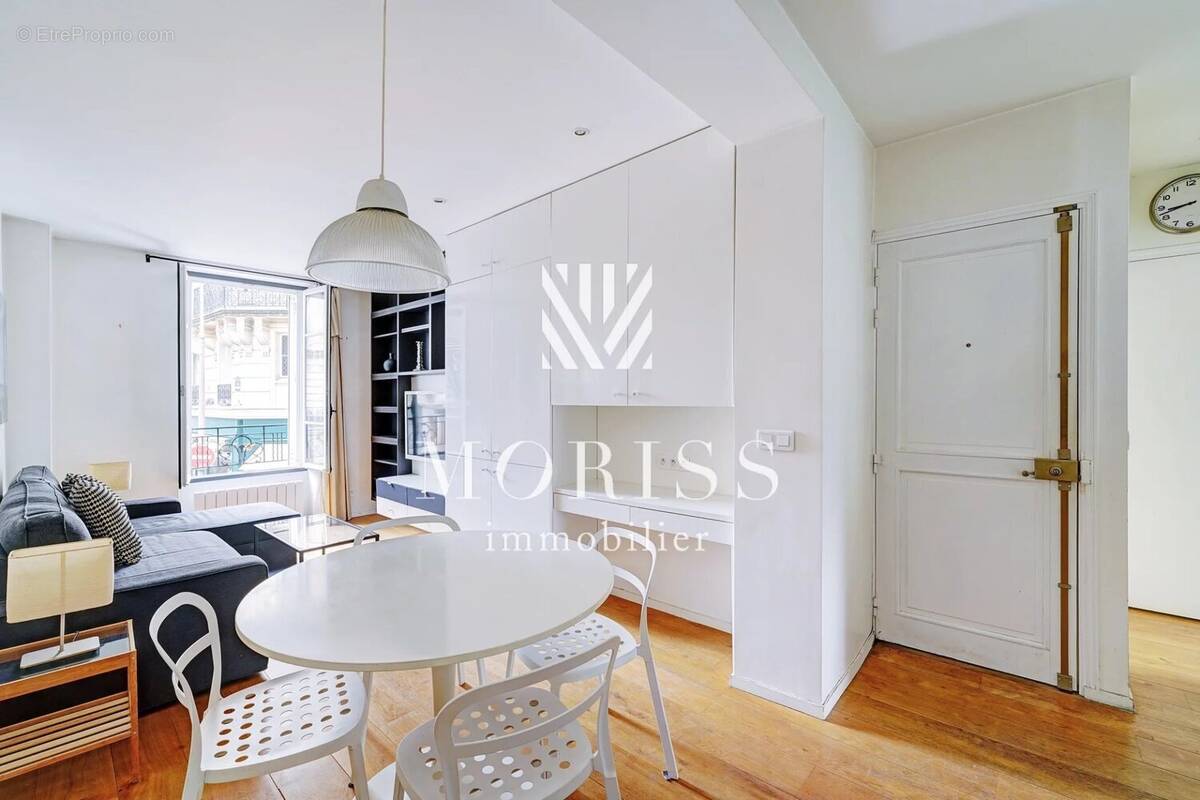 Appartement à PARIS-17E