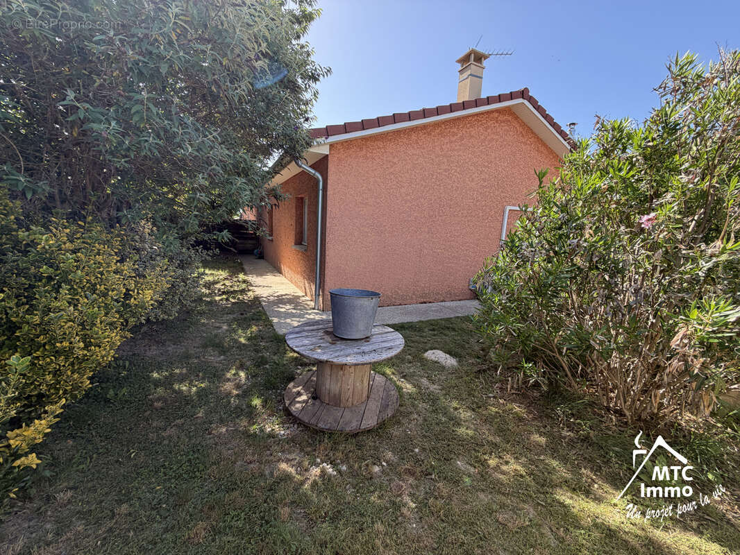 Maison à SAINT-ROMAIN-DE-JALIONAS