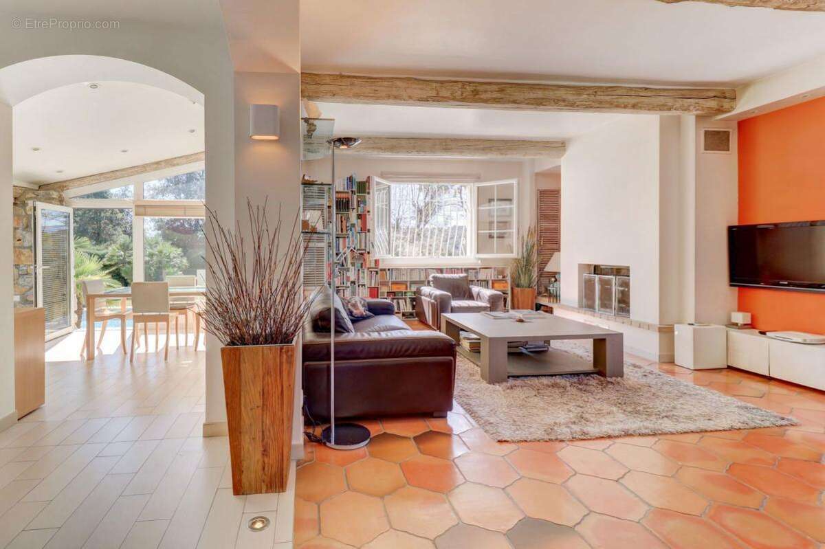 Maison à MOUANS-SARTOUX