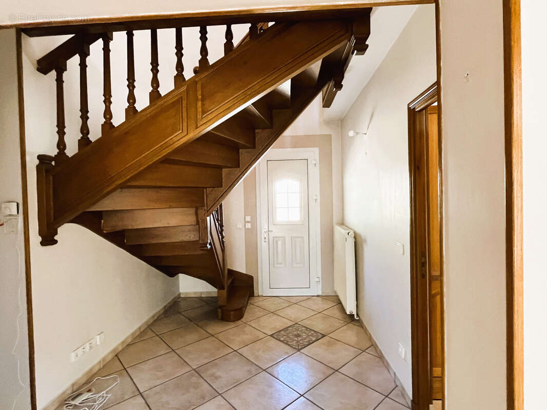 Maison à VERNEUIL-EN-HALATTE