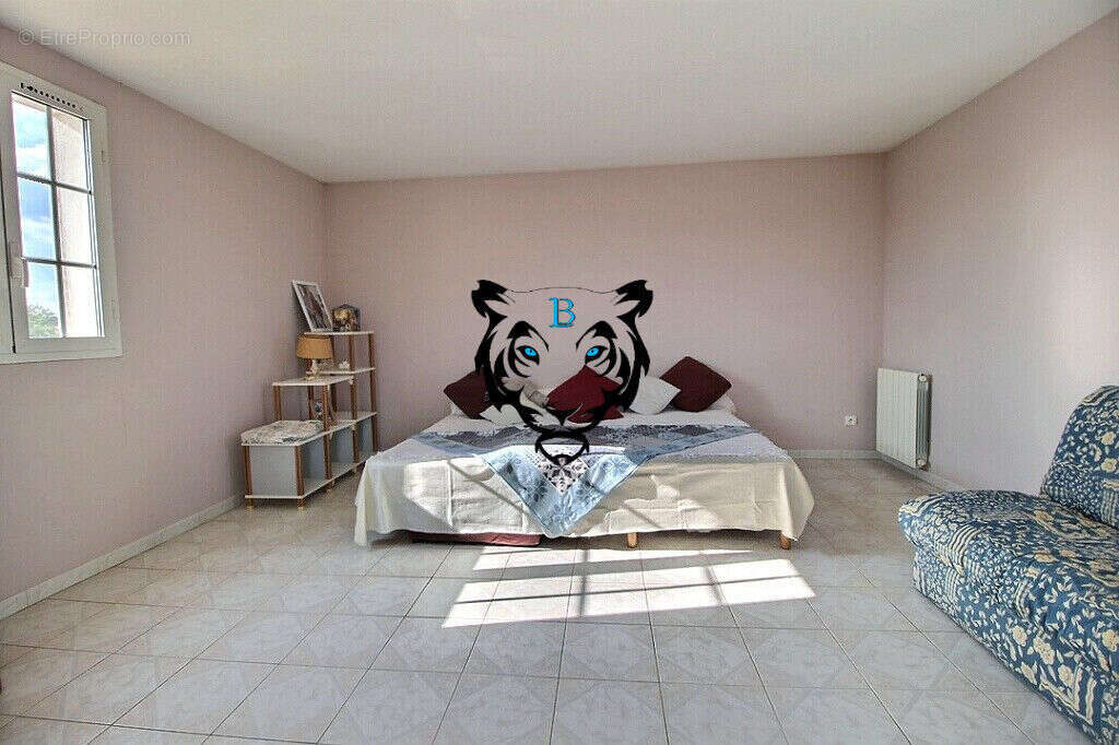 Maison à LE MUY