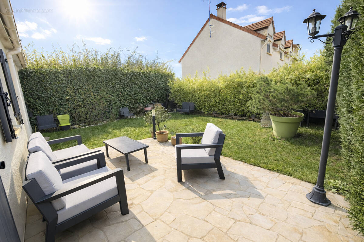 Maison à OZOIR-LA-FERRIERE