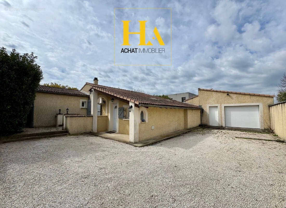 Maison à MONTELIMAR