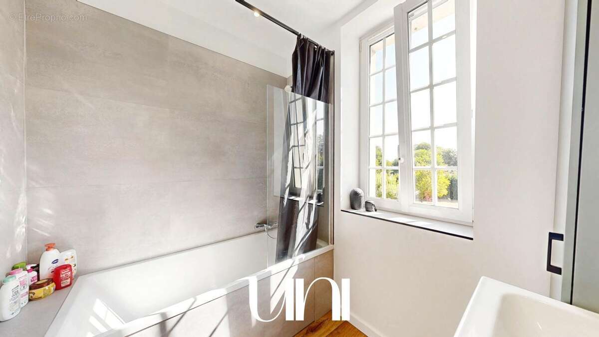 Maison 7 pièces de 230m² avec gîte indépendant - BAYEUX - photo 12