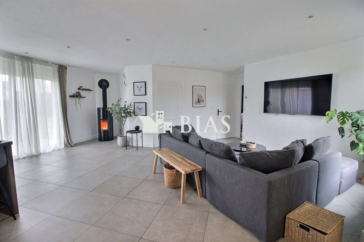 Maison à LA HARENGERE