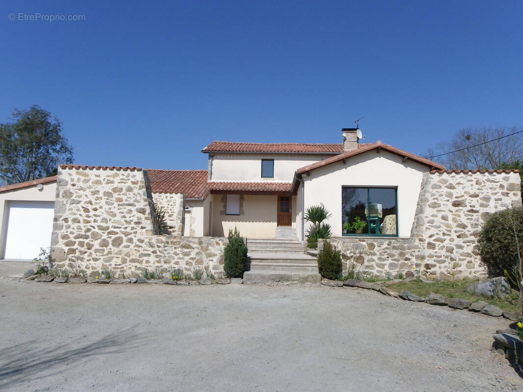 Maison à BRESSUIRE