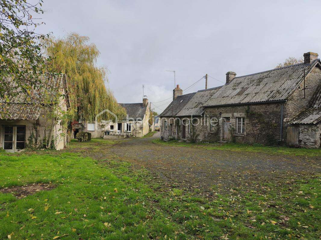 Maison à SAINT-CYR-EN-PAIL