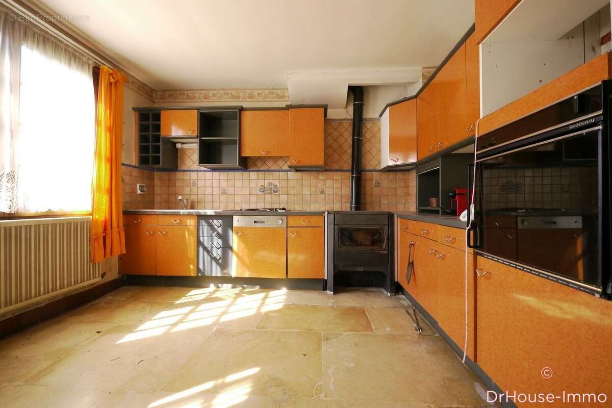 Maison 180 m² à Pougy  - photo 5