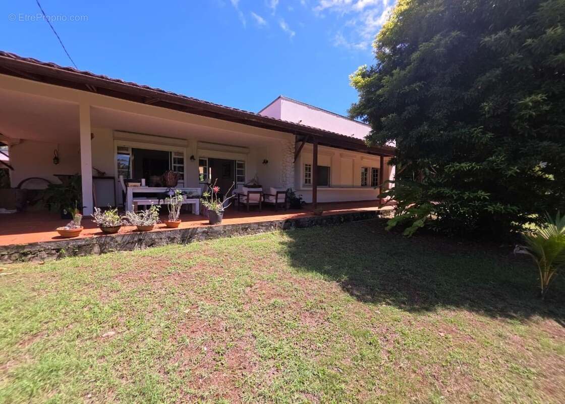 Très belle propriété VUE MER avec dépendances et piscine PETIT BOURG (971) - photo 3