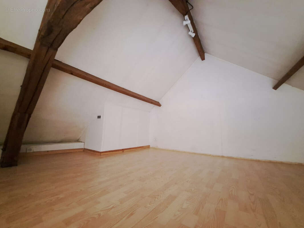 Maison à VERNEUIL-EN-HALATTE