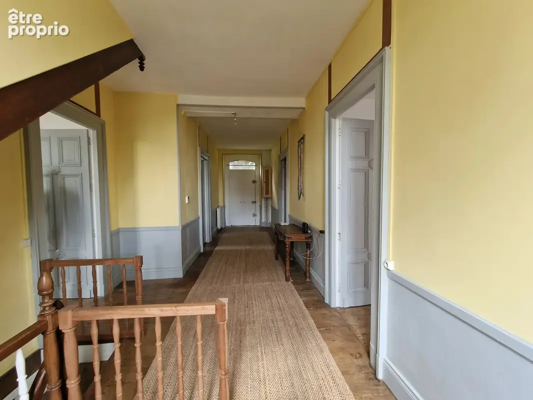 Maison de maitre à l'entrée du village - photo 7