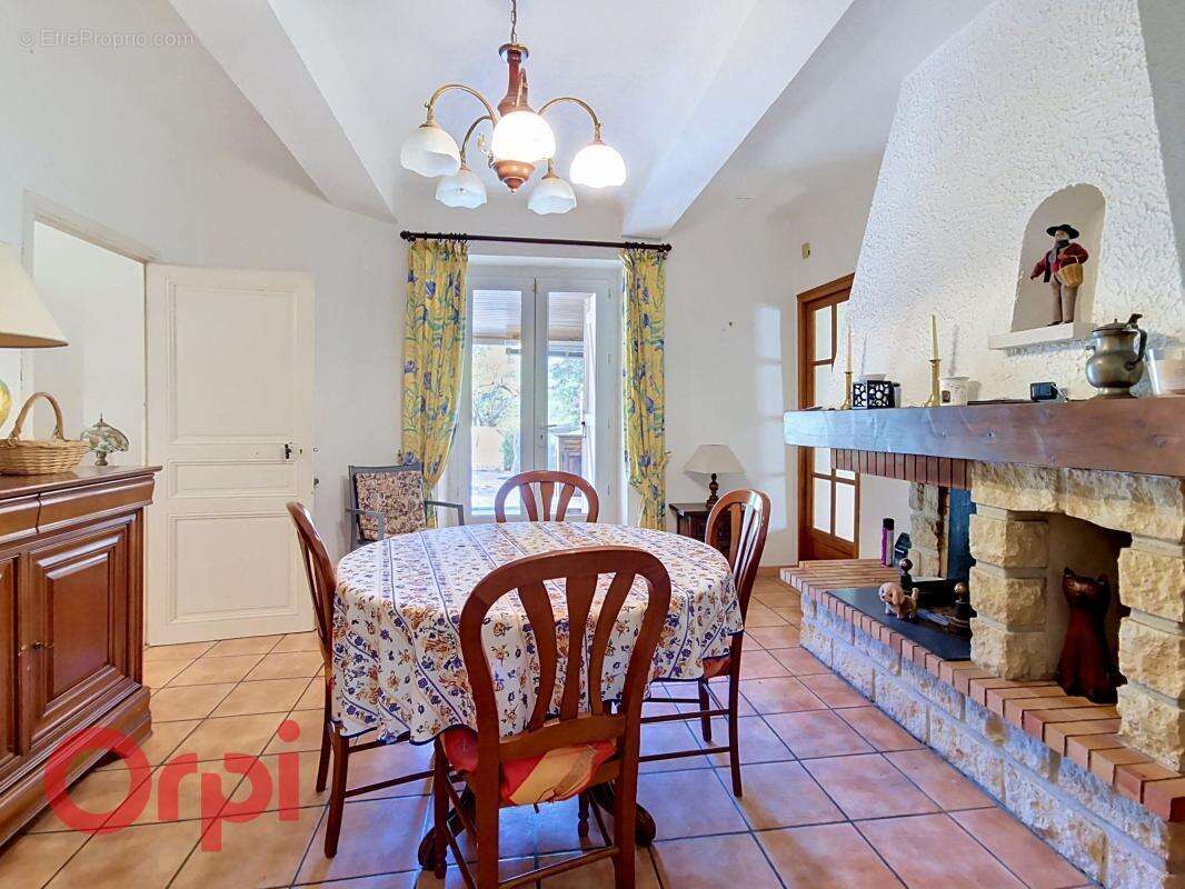 Maison à LE CASTELLET