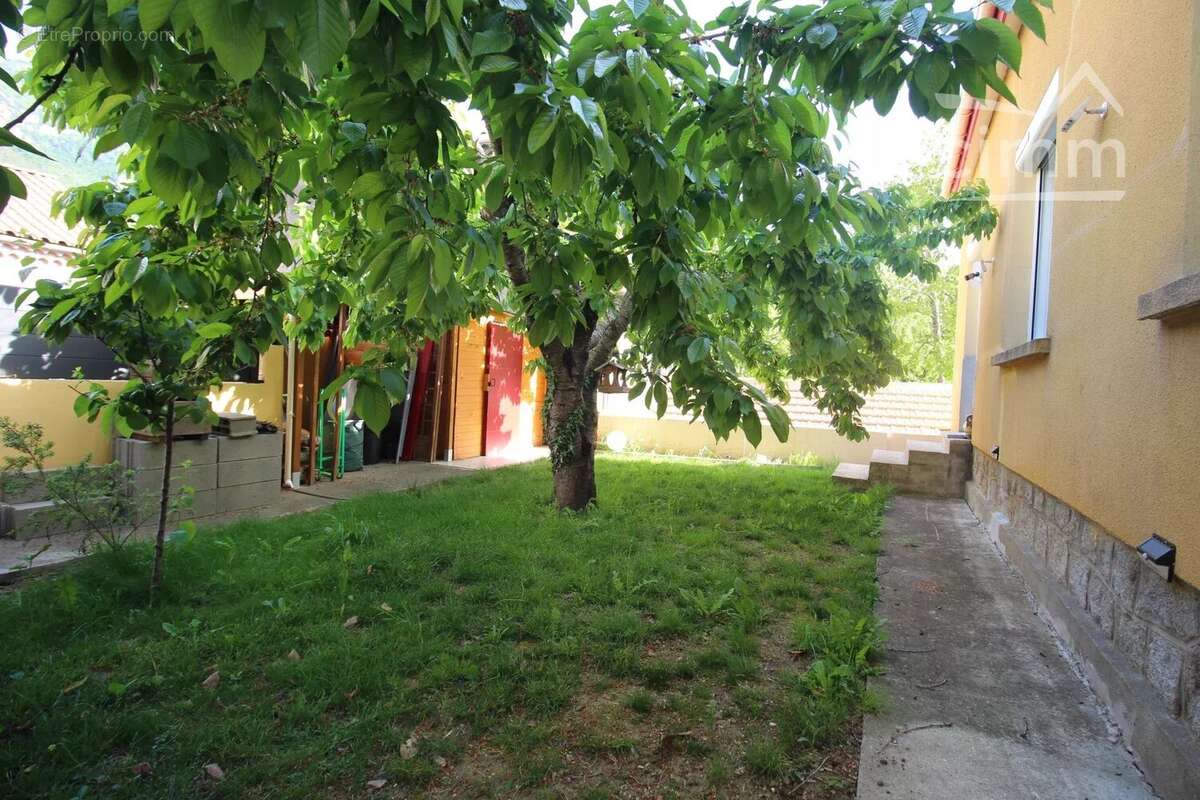 Maison à AXAT