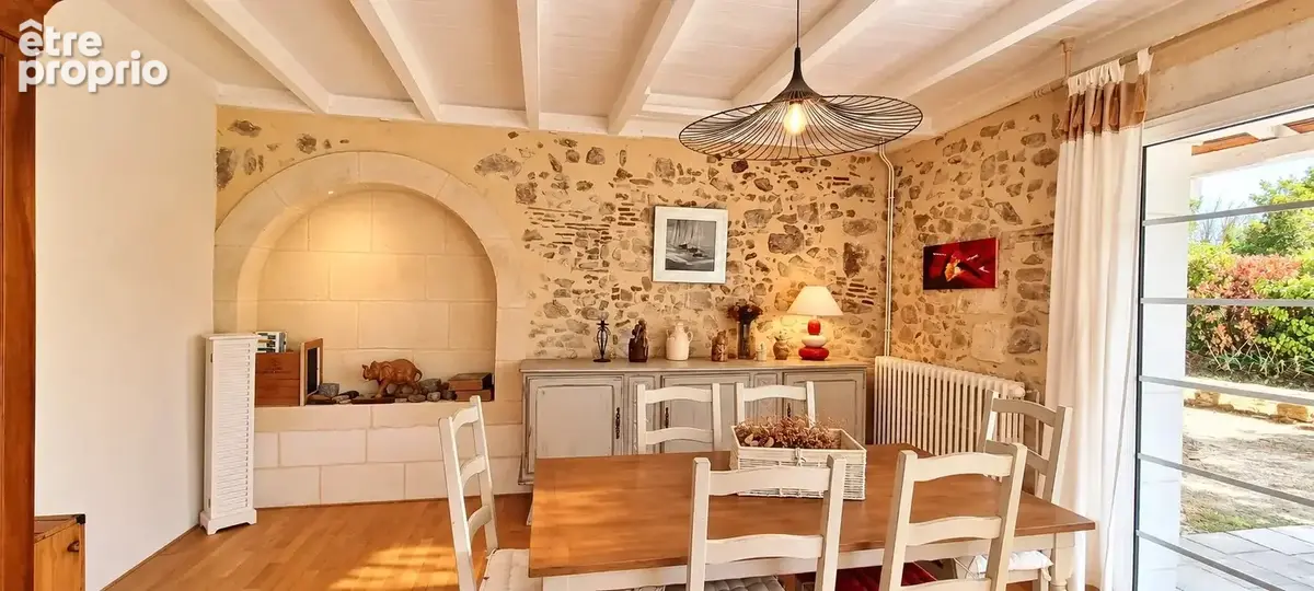 MAISON EN PIERRES XIX ème AVEC dépendance et piscine sur 2600 m² . - photo 9