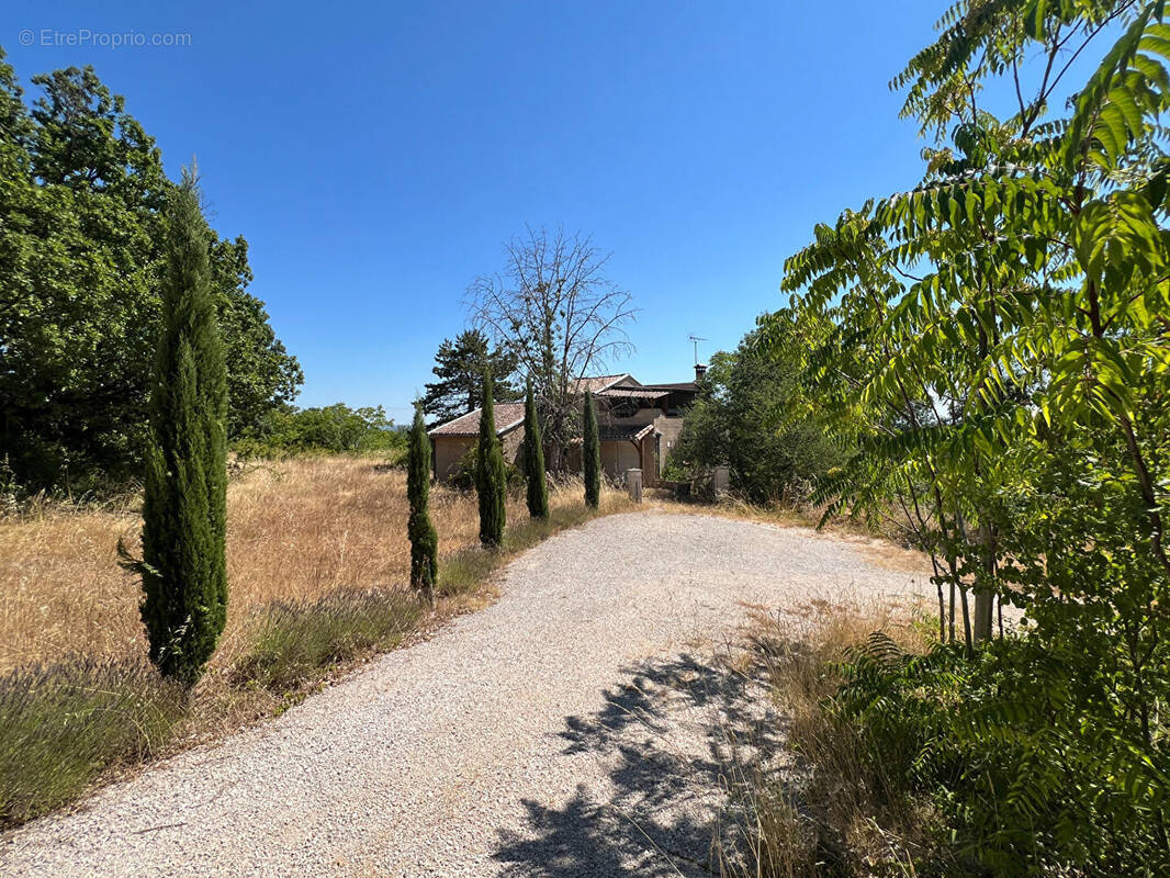 Maison à PUYLAROQUE