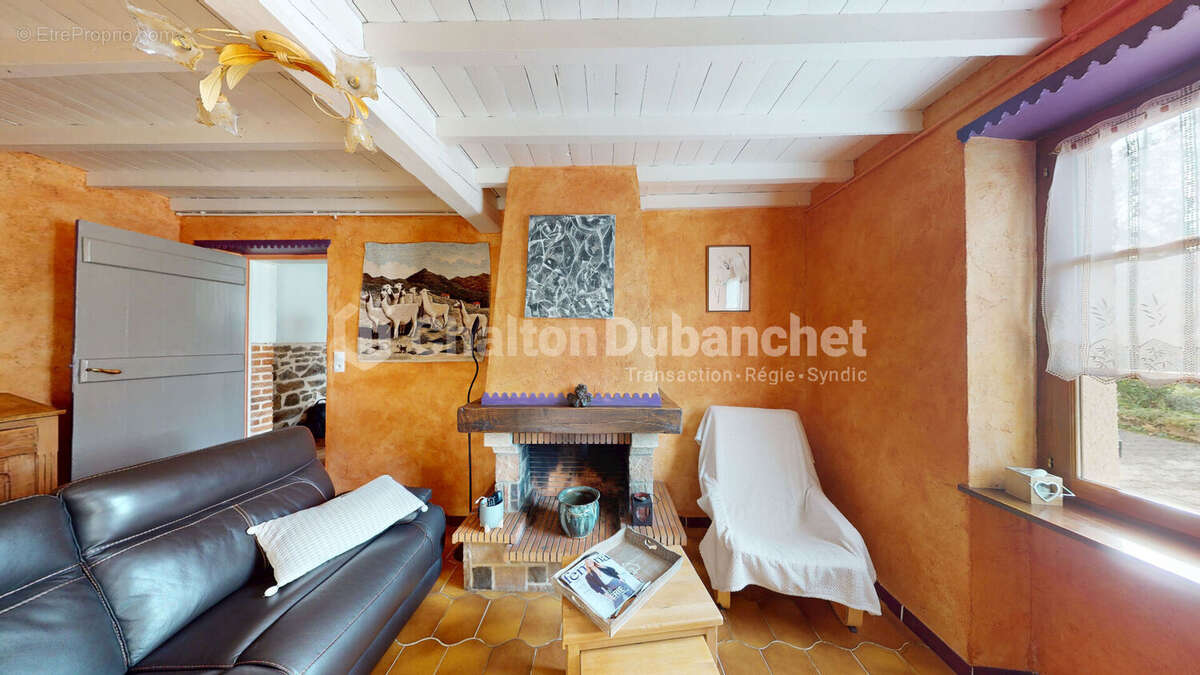 Maison à VIOLAY