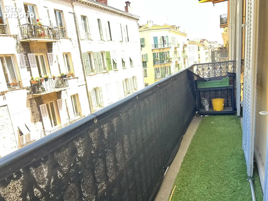NICE CENTRE–3 PIÈCES en étage élevé avec Balcon et fort potentiel + Cave - photo 7
