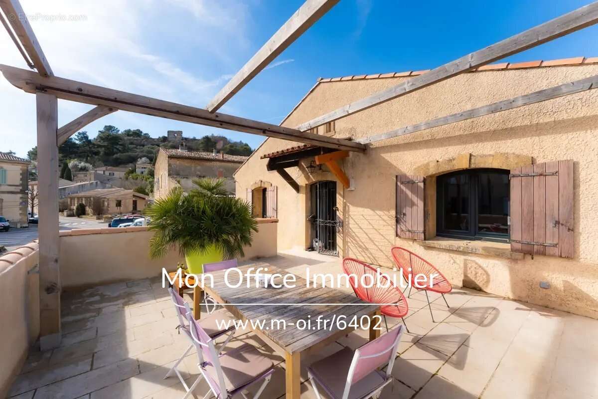 Référence : 6402-SKA. - Maison 4 pièces avec deux terrasses, un garage et 3 places de stationnement à Rognes (13840) - photo 9