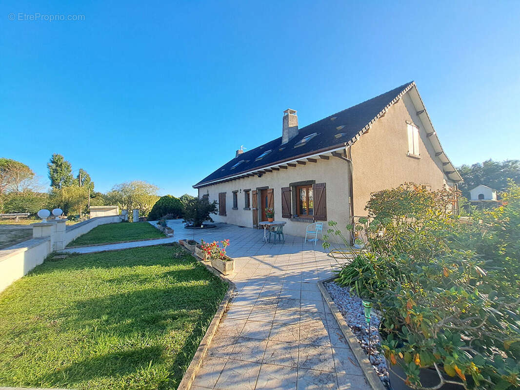 Maison à BONNES