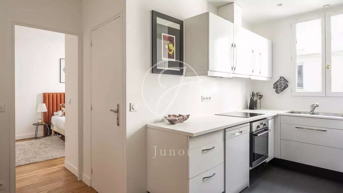 Appartement à PARIS-16E