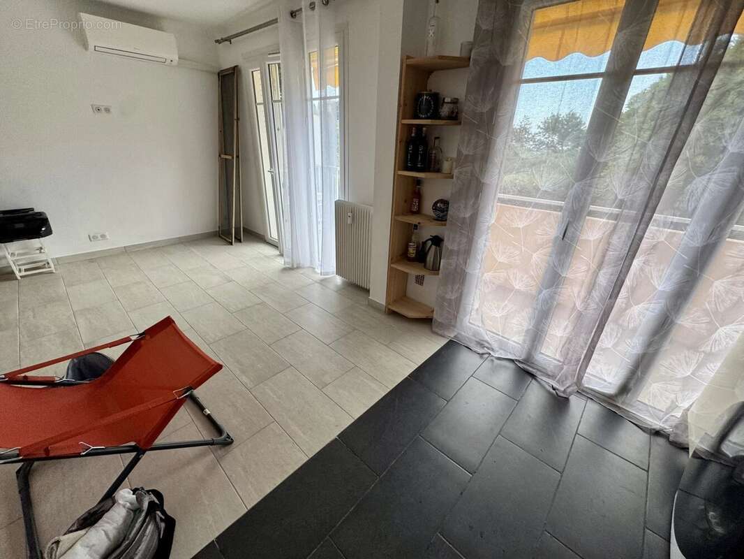 Cannes Vente 2 pièces au calme absolu - photo 4