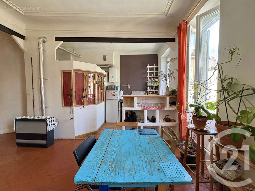Appartement à MARSEILLE-1E