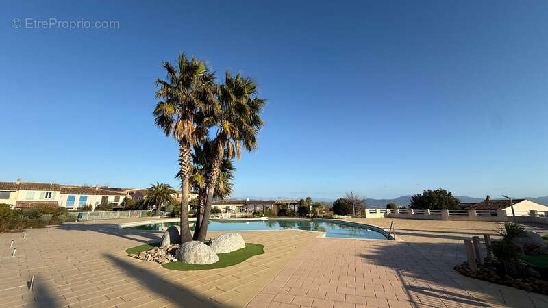 Appartement à ROQUEBRUNE-SUR-ARGENS