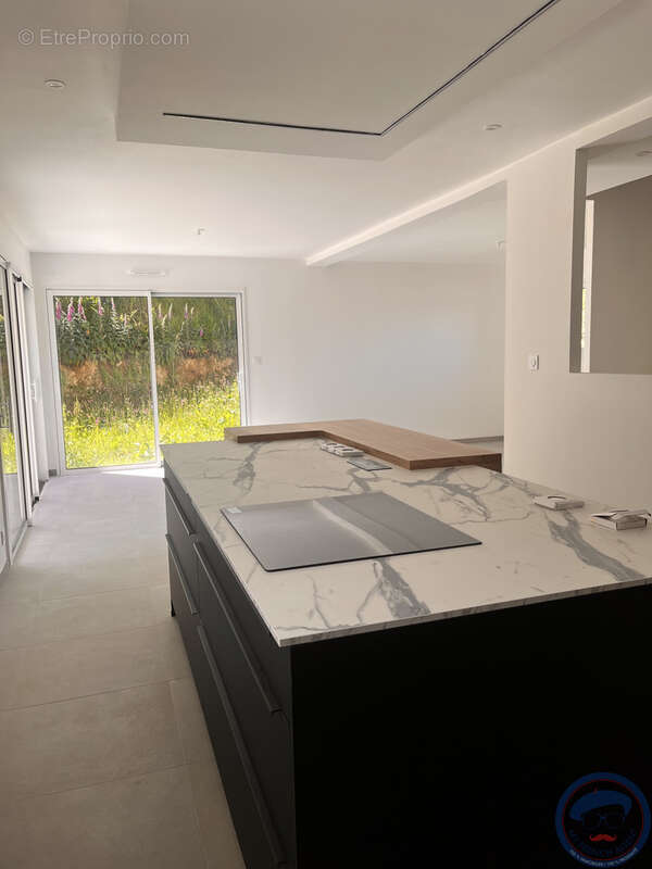 Maison à PLONEVEZ-PORZAY