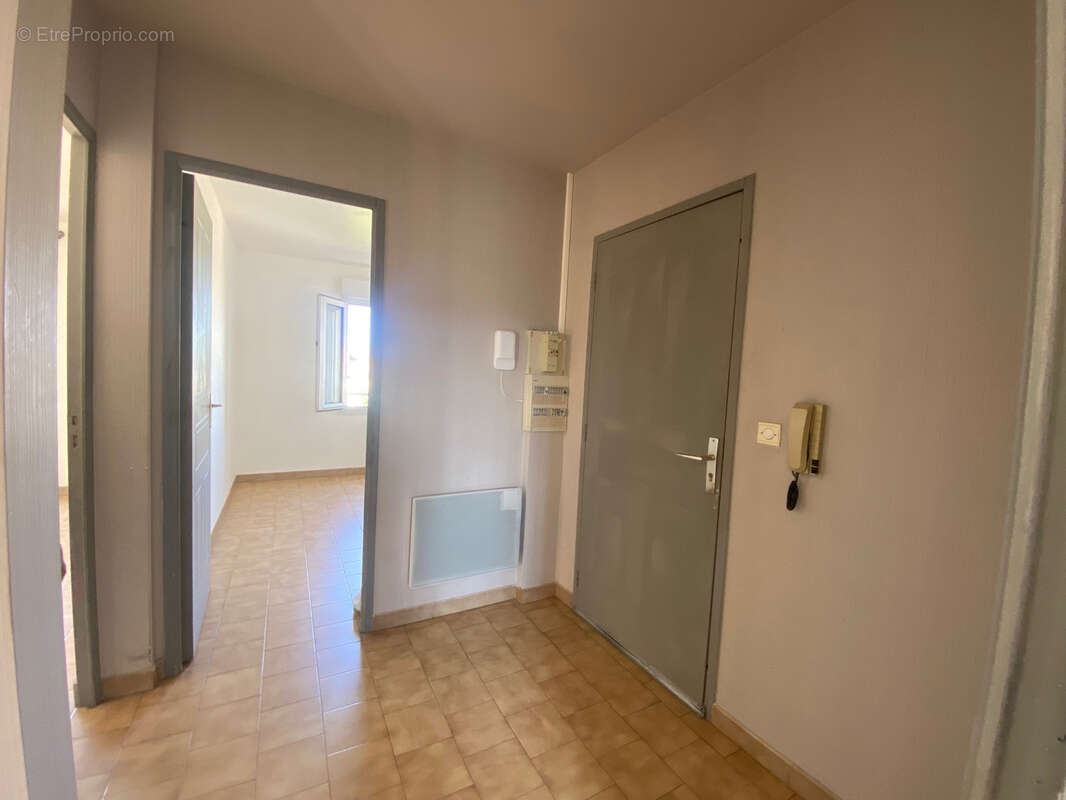 Appartement 3 pièces de 66m2 env, garage,  2 places de parking - photo 13