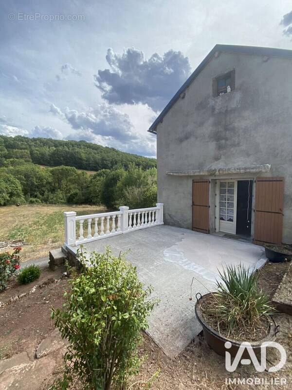 Photo 1 - Maison à LAVAL-ROQUECEZIERE