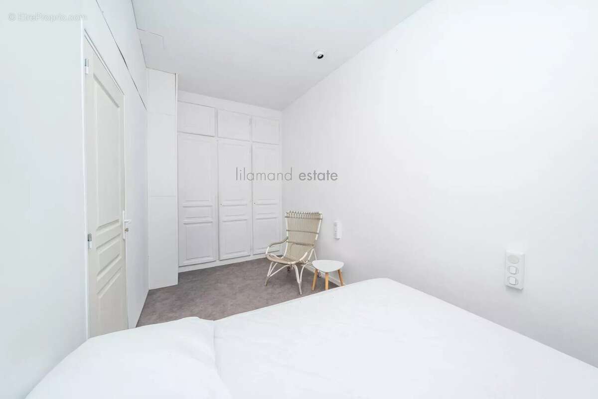 Cannes oxford – immeuble monopropriete de 440 m² avec stockage , voitures et appartement. - photo 8