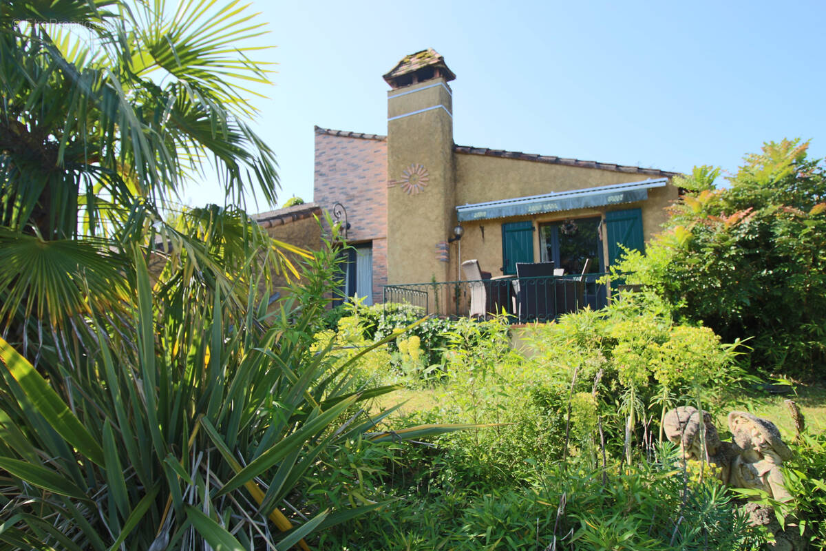 Maison à PUY-L&#039;EVEQUE